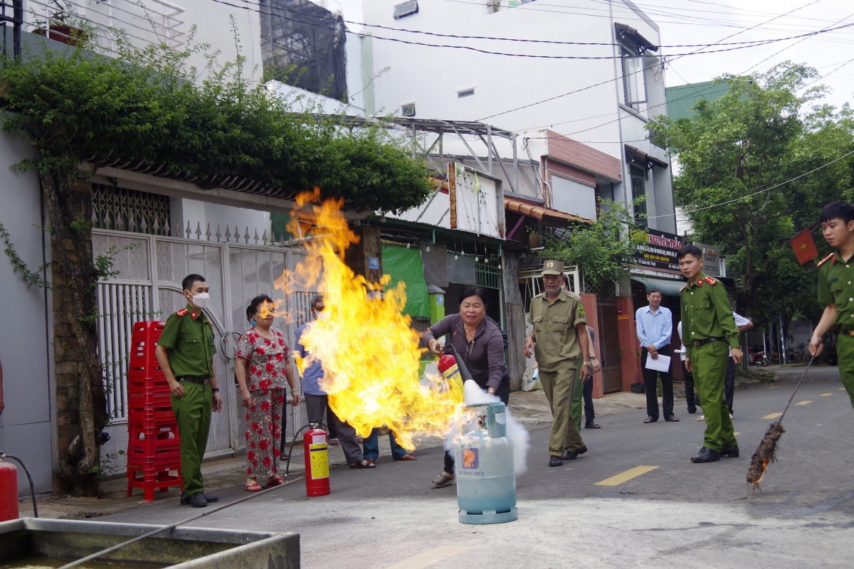 Làng bol Dăk Lăk jơh nùs tus bal pơlam tàp rơcang lài kơryan mờ crùh ồs sa tàm ƀòn ơm kis