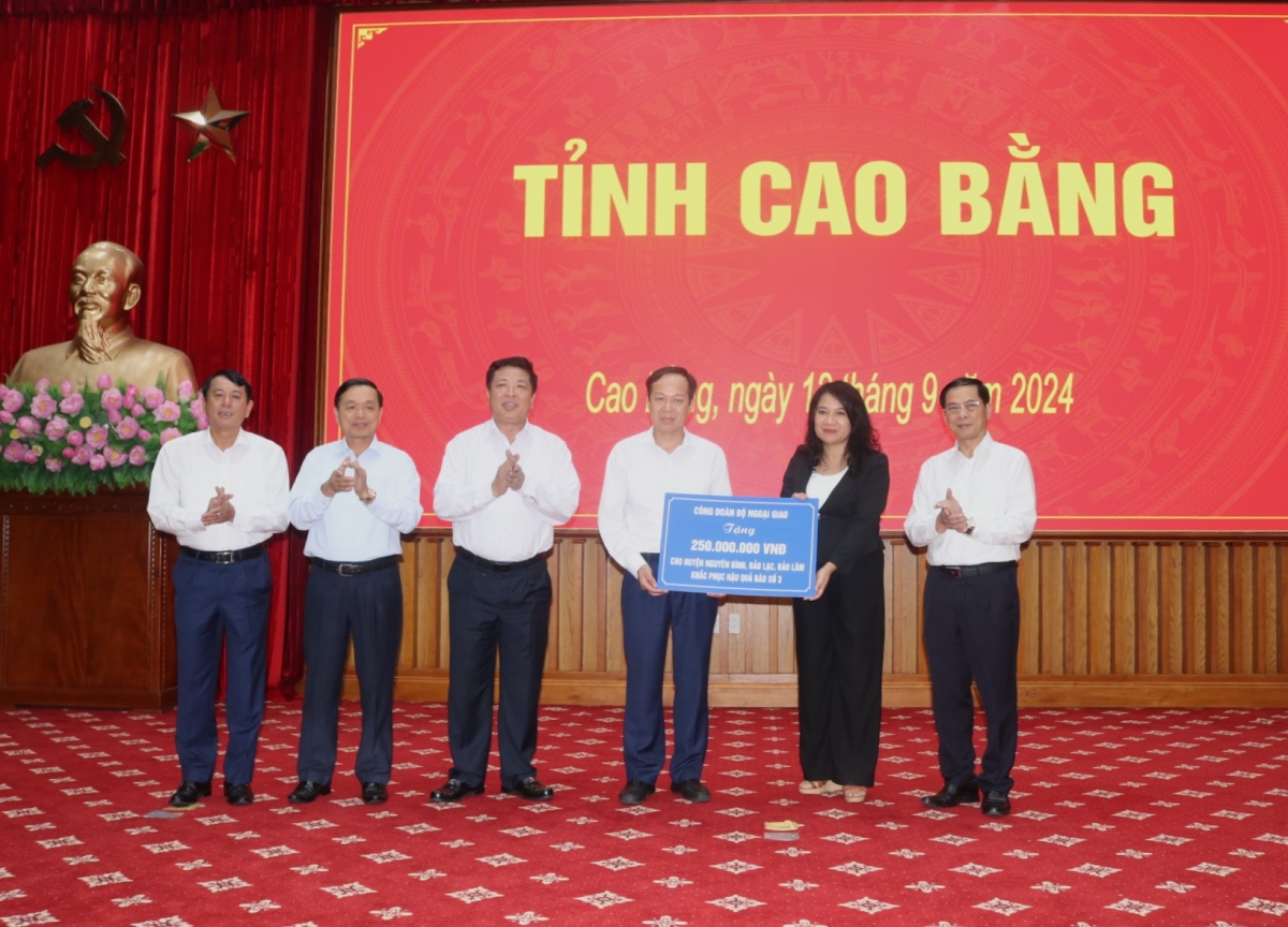 
Anih tơm jang tơbôl asong 250 triệu hlak jên tơgŭm kon pơlei Cao Bằng hơmet pơ ‘lơ̆ng hiong răm đơ̆ng ‘mi kial hơbŭt kơsô̆ 3