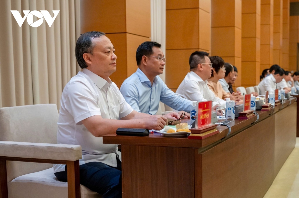 Apêê đại biểu pâh hội nghị