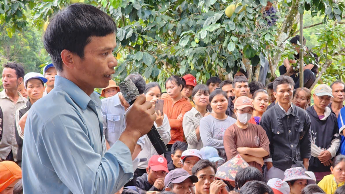 Người dân thôn 3, xã Trà Vinh, huyện Nam Trà My, tỉnh Quảng Nam nêu mong muốn
sớm được ổn định cuộc sống.
Ảnh: Nguyễn Khoa Điềm/VOV Tây Nguyên