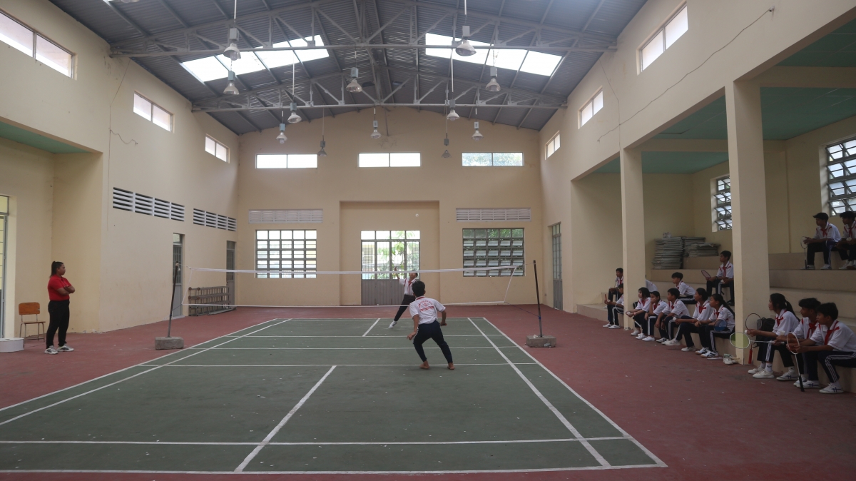Học tại trường DTNT, các em có nhiều sân chơi trải nghiệm
hoạt động thể thao, văn hoá, văn nghệ.
Ảnh: Thạch Hồng/VOV ĐBSCL