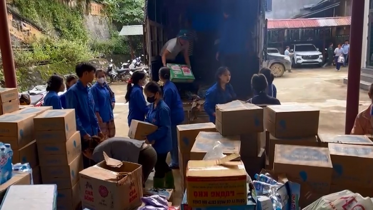 Huyện Si Ma Cai thành lập nhiều điểm tập kết để tiếp nhận hàng hóa