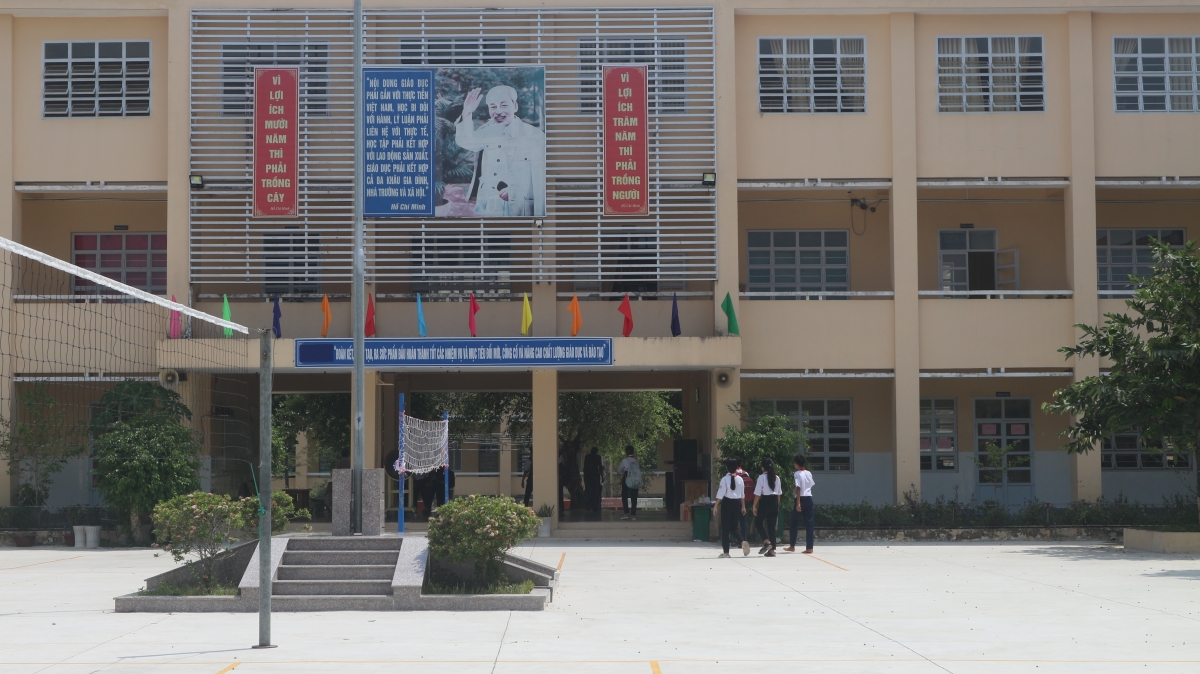 Trường THCS DTNT Châu Thành được đầu tư khang trang.
 Ảnh: Thạch Hồng/VOV ĐBSCL