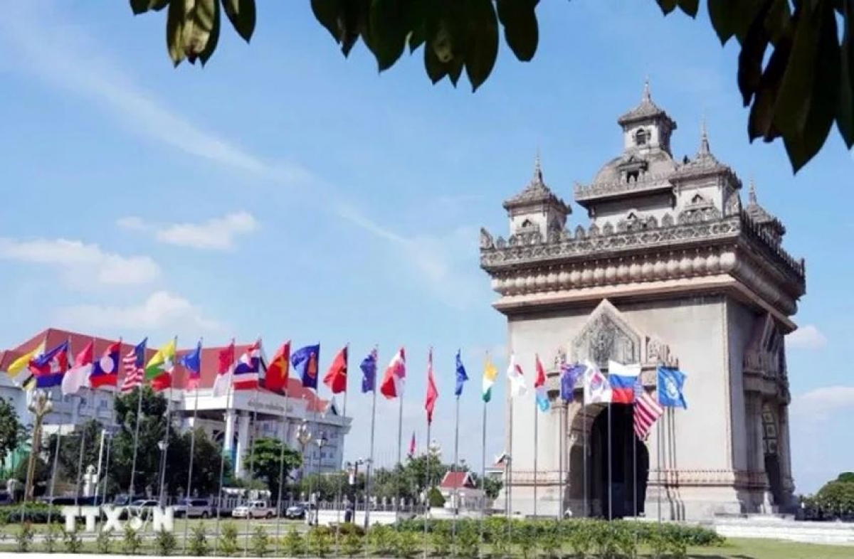 Lếo mơdêk tơdroăng cheăng kring tơniăn ăm Hneăng hôp râ kăn xiâm dêi ASEAN rôh má 44 - 45