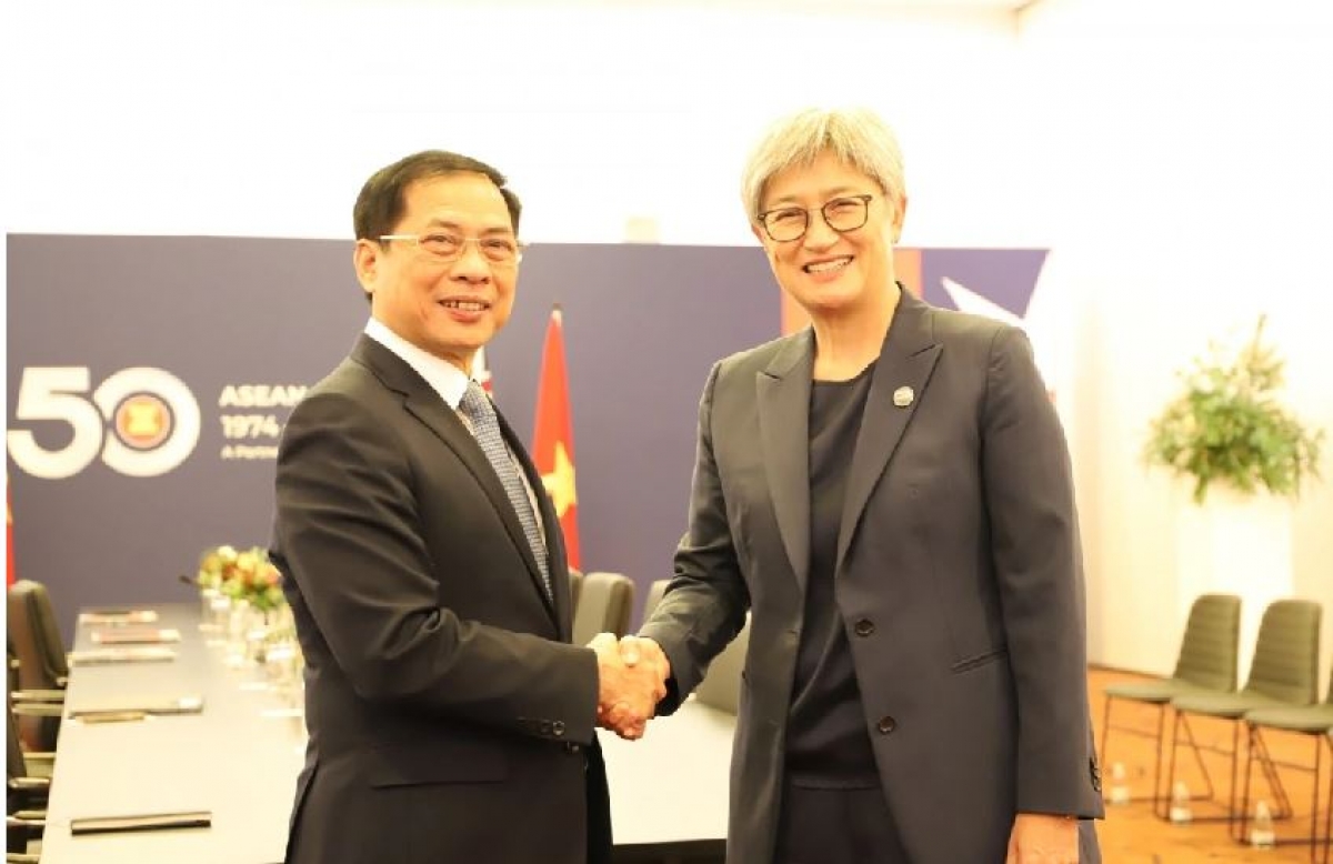 Pôa Bùi Thanh Sơn, Ngế xiâm tơpui kâ trâm mâ Ngế pro xiâm hnê ngăn kong têa Australia.