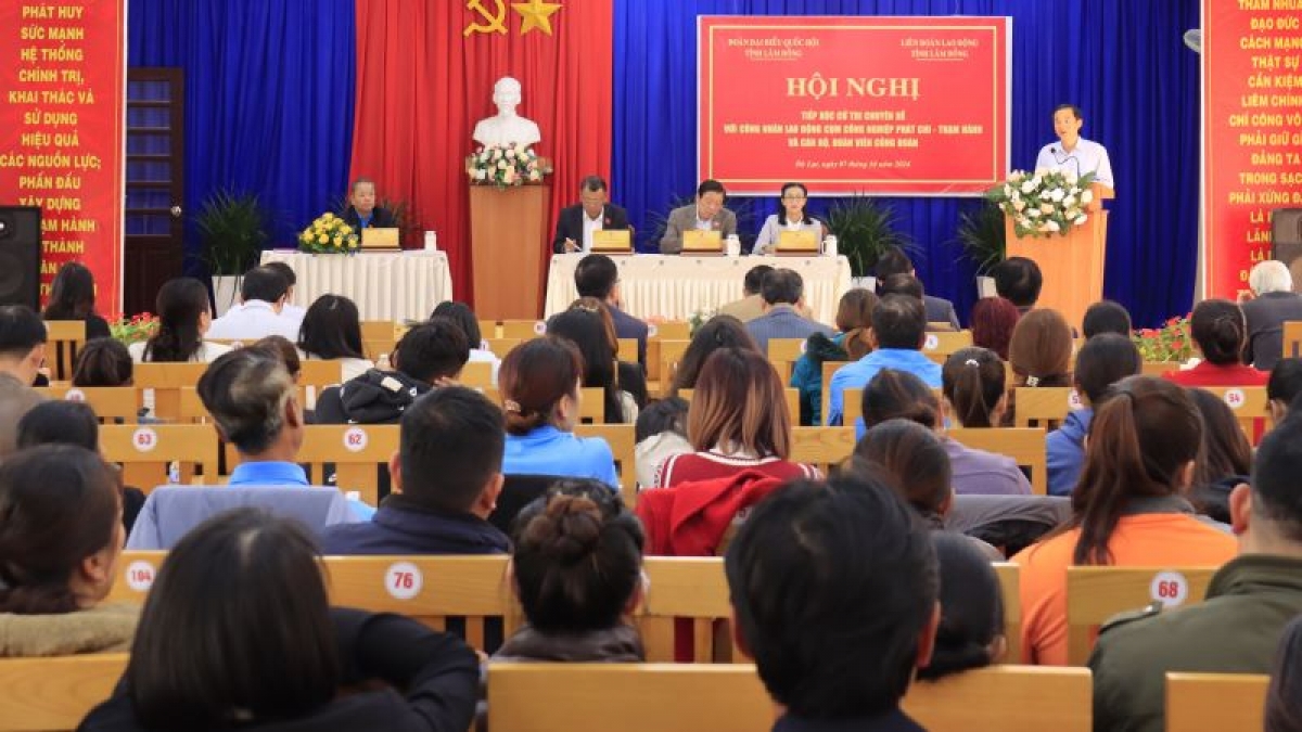 Đoàn Đại biểu Quốc hội tỉnh Lâm Đồng lắng nghe, tiếp thu ý kiến kiến nghị của cử tri