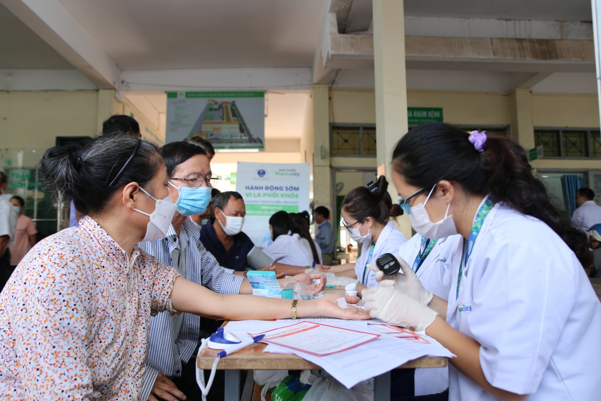 Hơn 100 trường hợp đã đến khám sàng lọc bệnh phổi