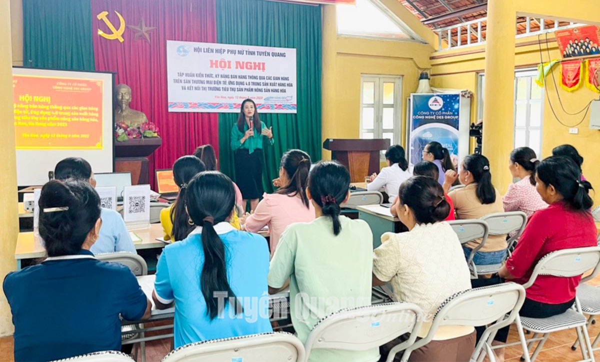 Hội nghị tập huấn về bình đẳng giới cho cán bộ hội phụ nữ