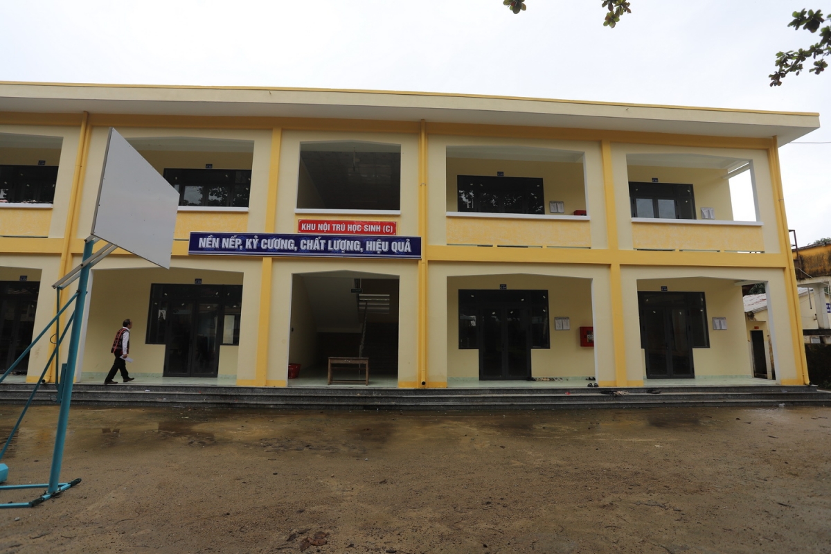 Khu nội trú học sinh Trường phổ thông dân tộc nội trú trung học cơ sở Đông Giang
được đầu tư xây mới.
Ảnh: Đình Thiệu/VOV Miền Trung