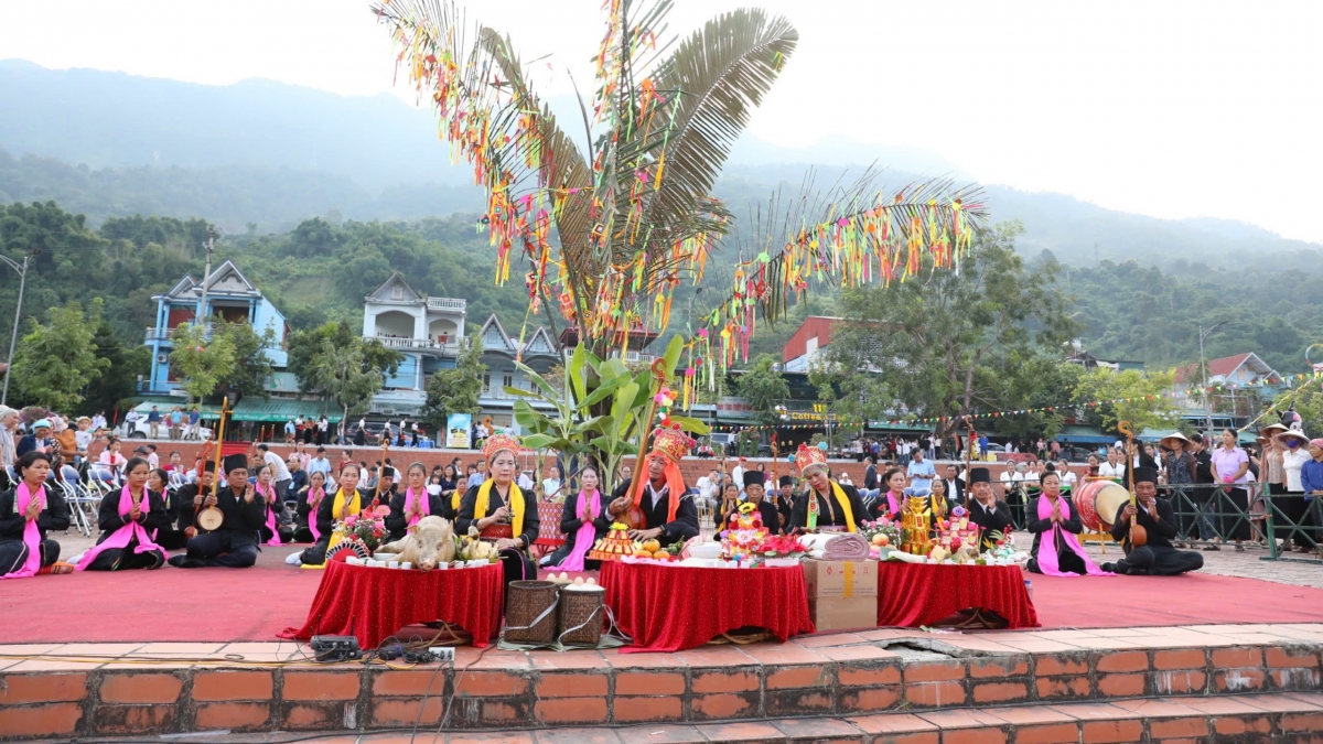 Nghi lễ tế thần sông nước