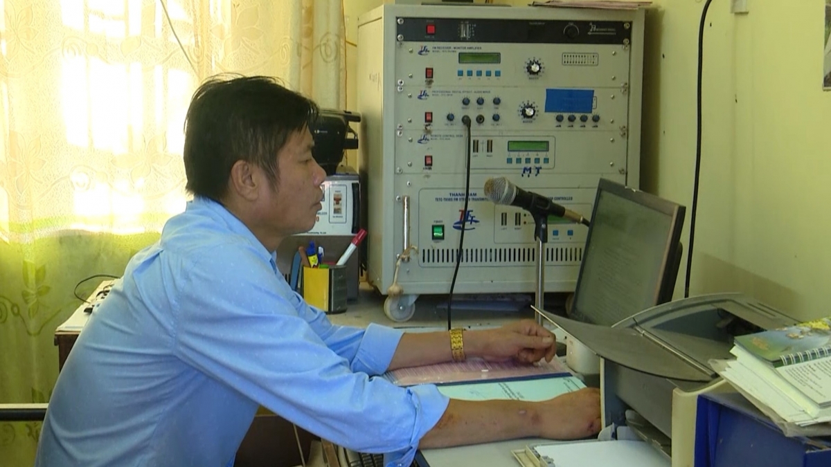 Tỉnh Sơn La sẽ tiếp tục rà soát thực trạng trang thiết bị của hệ thống trạm truyền thanh các xã
để kịp thời hỗ trợ đầu tư, nâng cấp, mở rộng diện phủ sóng truyền thanh.
Ảnh: Lê Hạnh/VOV Tây Bắc
