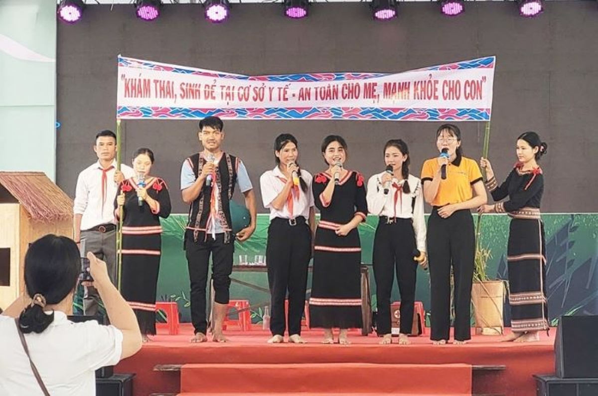 Pathau khan ka bruk menek salamat ka urang kamei bangsa takik