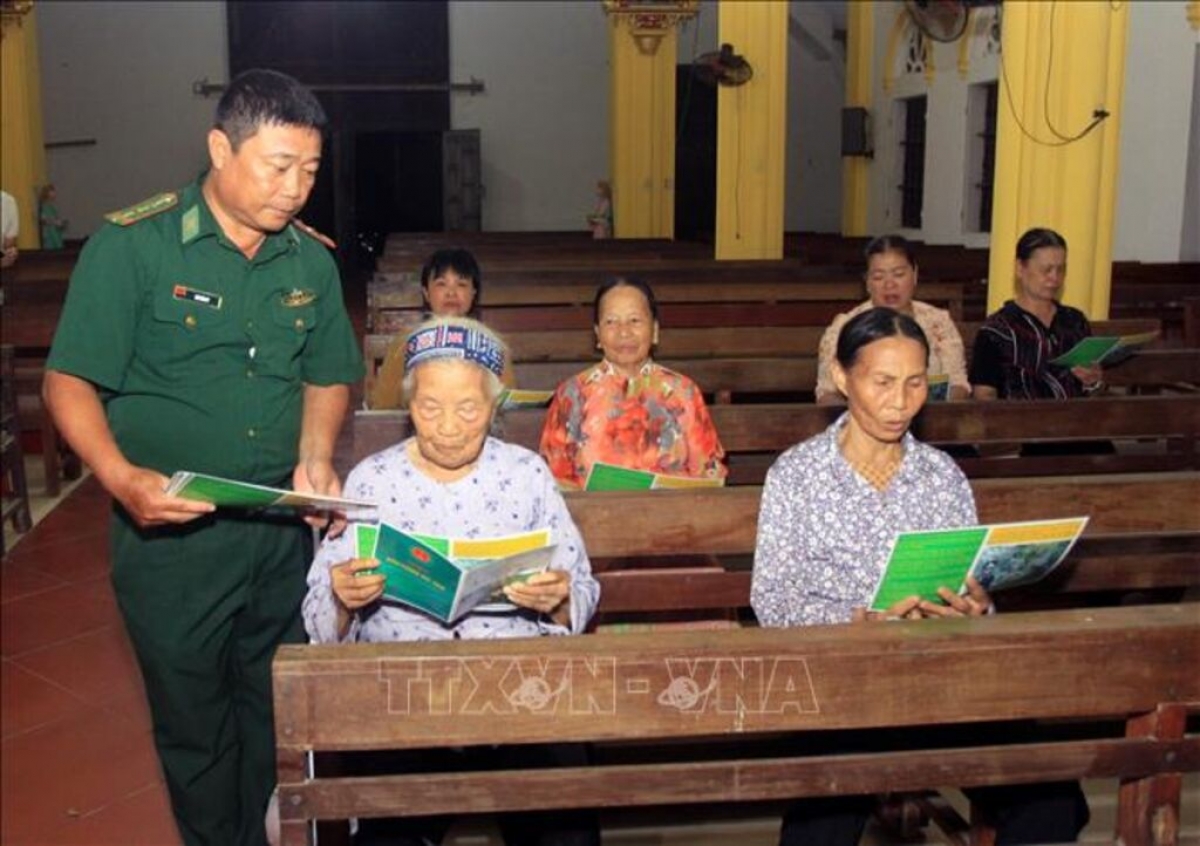 Brei harak bi-ar ka rahra bhum tapen negar thau ka Hukum Bien phong taneh ia Viet Nam.