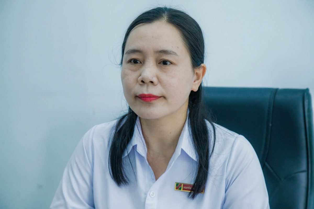 
Yă Nguyễn Thị Phương Phŏ Kơdră vei lăng Anih mong jên Agribank găh Hơlĕch Gia Lai