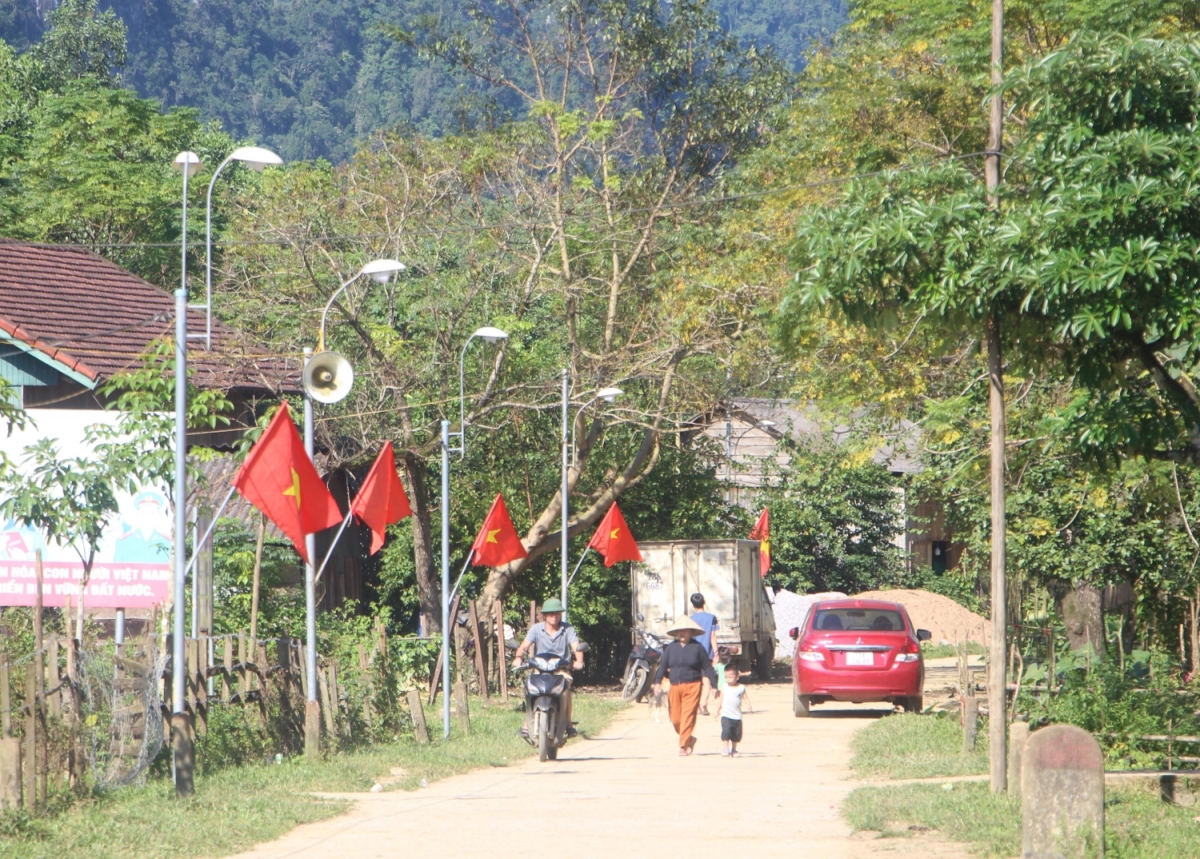 Bản làng trước ngày hội Đại đoàn kết toàn dân tộc