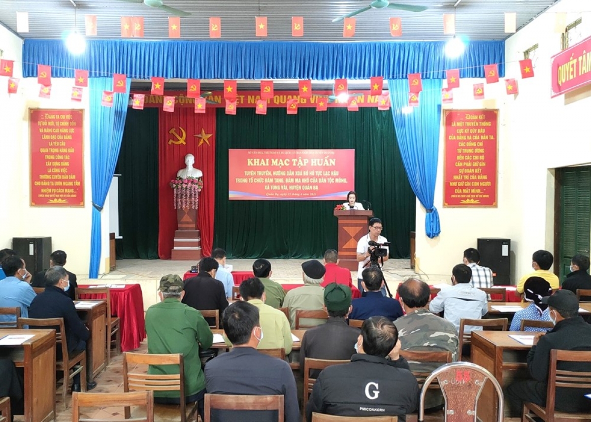 Tối pơtâng tah lôi vêa vong ôh tá lĕm tro tung kuăn pơlê hdroâng kuăn ngo Mông (Hlá tơbeăng Dân tộc Phát triển)
