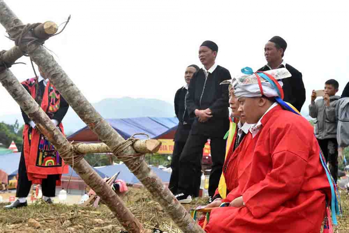 Đặc biệt, các học trò sẽ được nghe truyền dạy giáo lý về trách nhiệm và cung cách ứng xử trong gia đình và cộng đồng