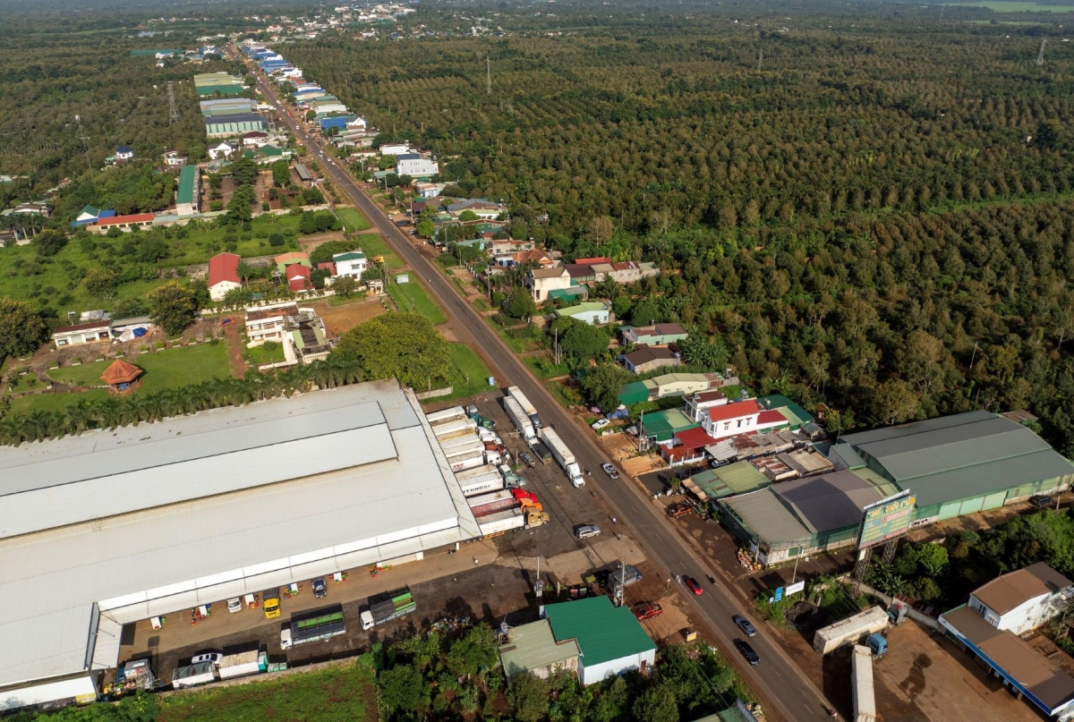 Kơphê, kơ su, tiu, sầu riêng lĕ hơdôm djuai phun pla phun mơ̆ng Dak Lak