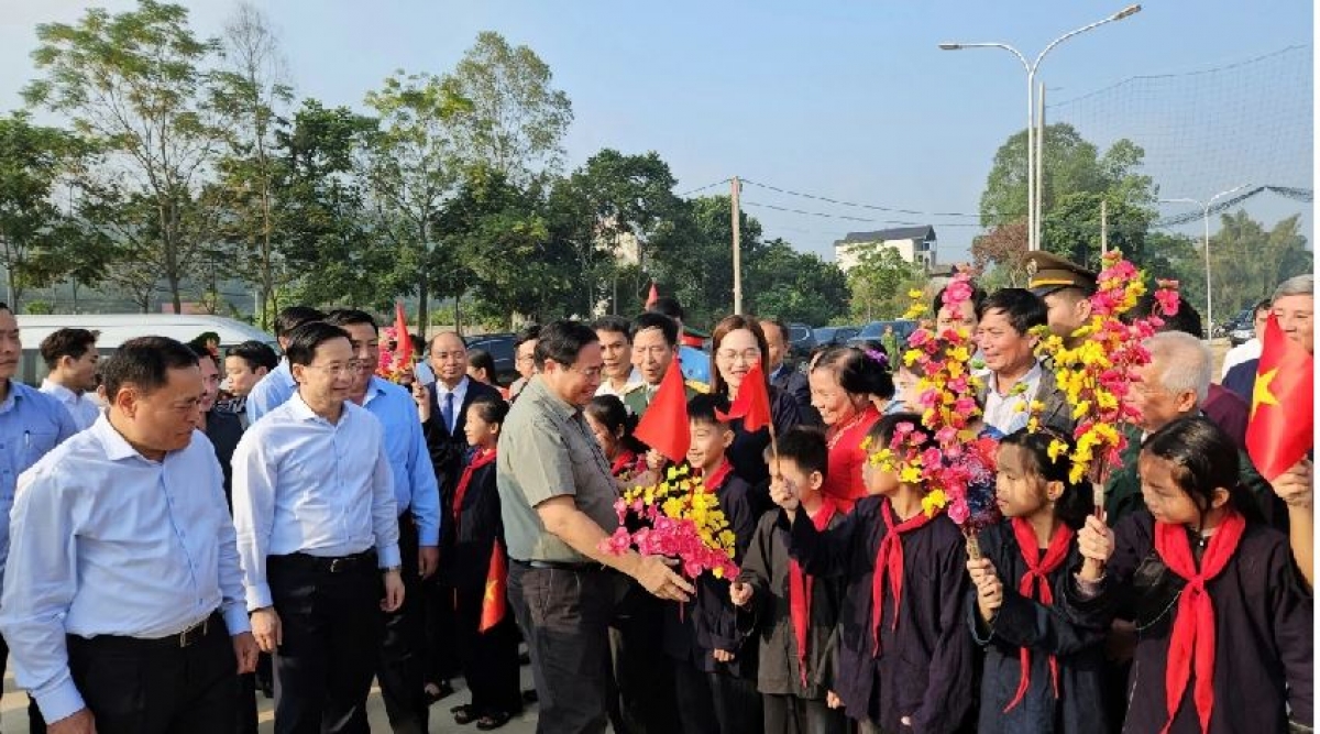 
Kon pơlei dôm hơdrĕch hơdrung păng đe kon sâu tơ̆ tơring chơt hơiă sơng Thủ tướng păng dôm bơngai tang măt