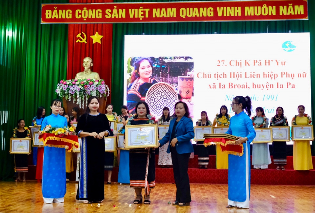 Chị Kpă H’Yư là nữ cán bộ hội cơ sở giỏi được Trung ương Hội LHPN Việt Nam.
Ảnh: Hoàng Qui/VOV Tây Nguyên