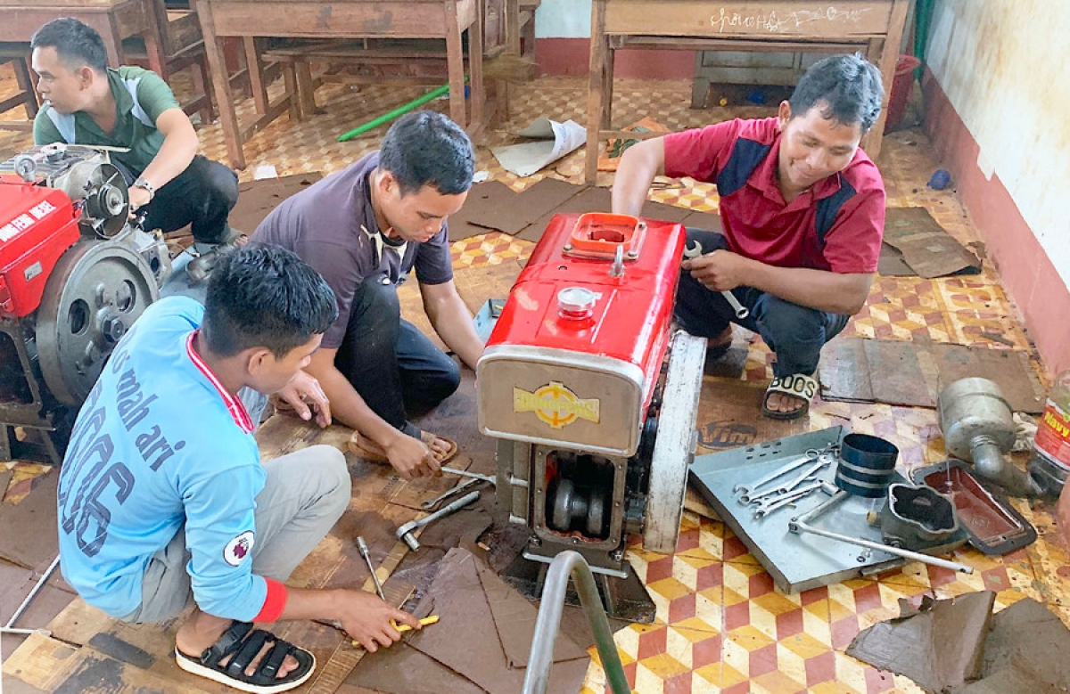 Mâu ngế ki hriâm châ hriâm ‘mâi rơnêu kơmăi kơmok  a lâm hnê cheăng pêi