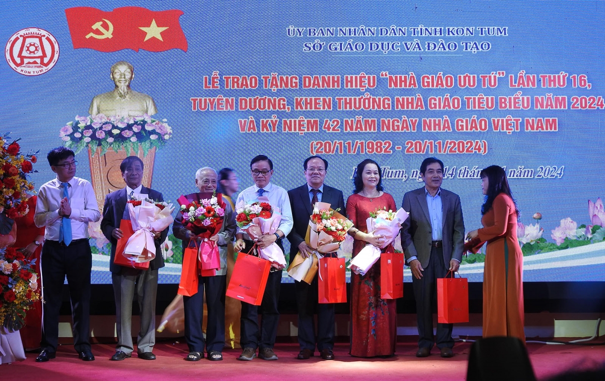 
Asong pơkao ƀlŏk hơdơ̆r kơdră chĕp kơ̆l so Anih vei lăng pơtho pơhrăm dêh char Kon Tum rim khei ‘năr