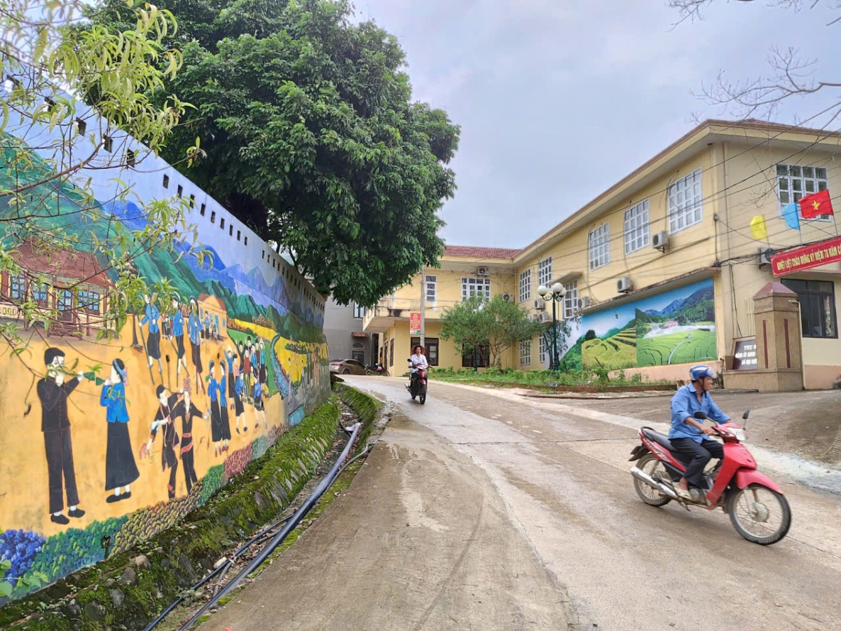 Sau 5 năm dành nhiều nguồn lực hỗ trợ phát triển kinh tế xã hội, diện mạo vùng miền núi,
biên giới, hải đảo của Quảng Ninh đã có sự thay đổi văn minh, sạch đẹp.
Ảnh: Vũ Thị Miền/VOV Đông Bắc
