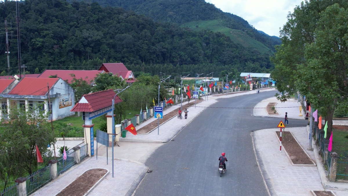 
Hnam trưng Kon kông hŏk oei hadoi Jăl kơđeh păng jăl Trung hŏk kơ sơh Kon Pne oei ah hơnê̆ tơring bri kông