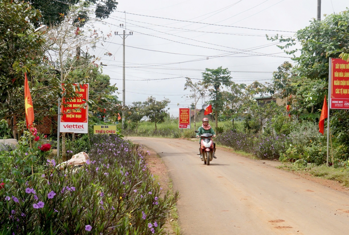 Về các bon làng của thành phố Gia Nghĩa hôm nay có thể cảm nhận được kinh tế phát triển, bản sắc văn hoá được giữ gìn, phát huy