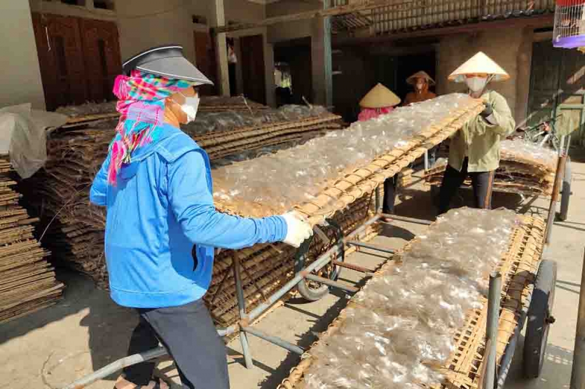 Làng miến Bình Lư đã tạo việc làm ổn định cho hàng trăm lao động người địa phương