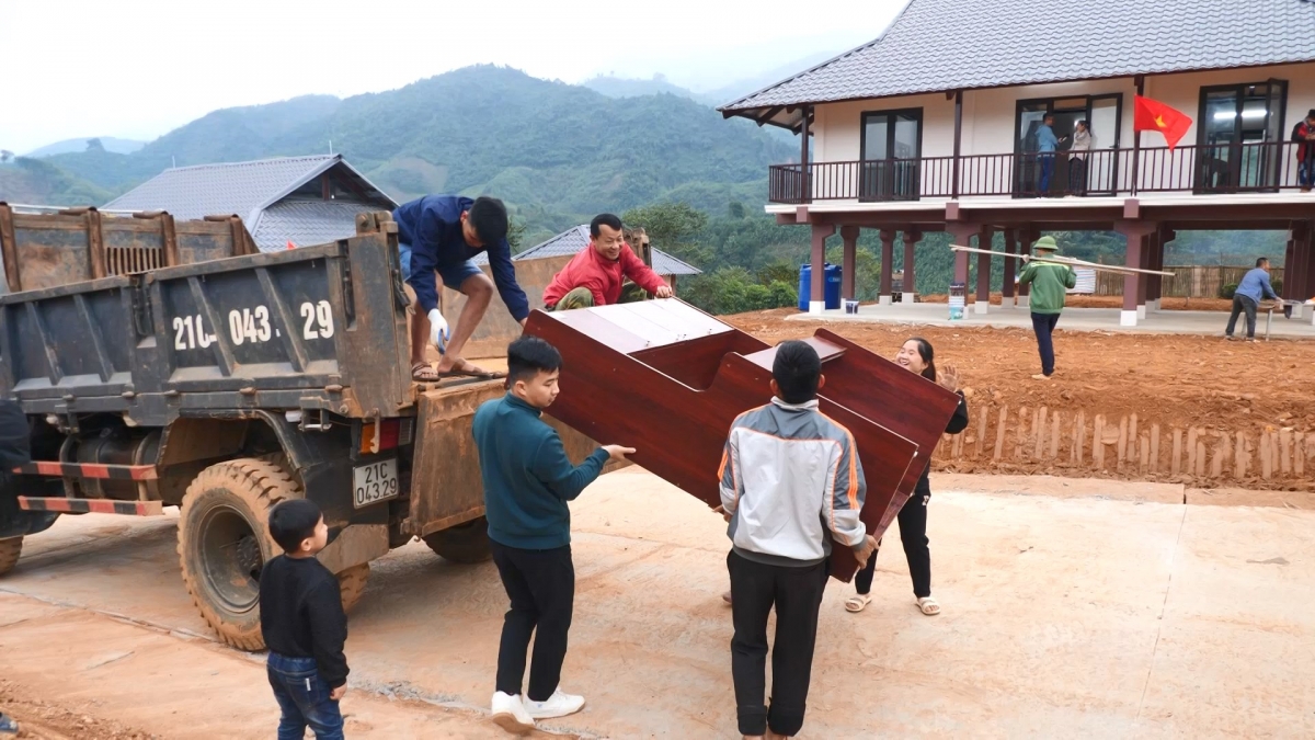 Những ngày này bà con đang bắt đầu dọn về nhà mới