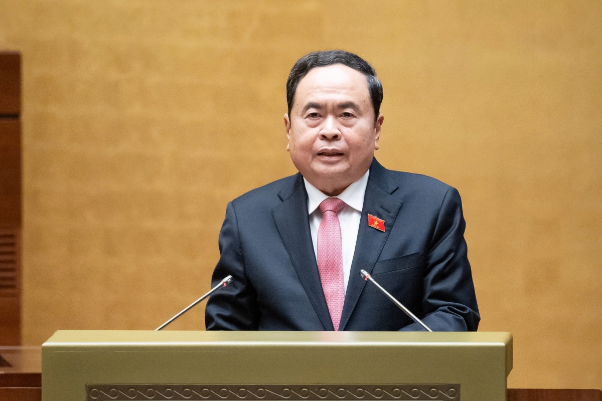 
Kơdră chĕp pơgơ̆r Kuô̆k hô̆i Trần Thanh Mẫn iung pơma pơrô̆ tơ̆ hop akŏm.