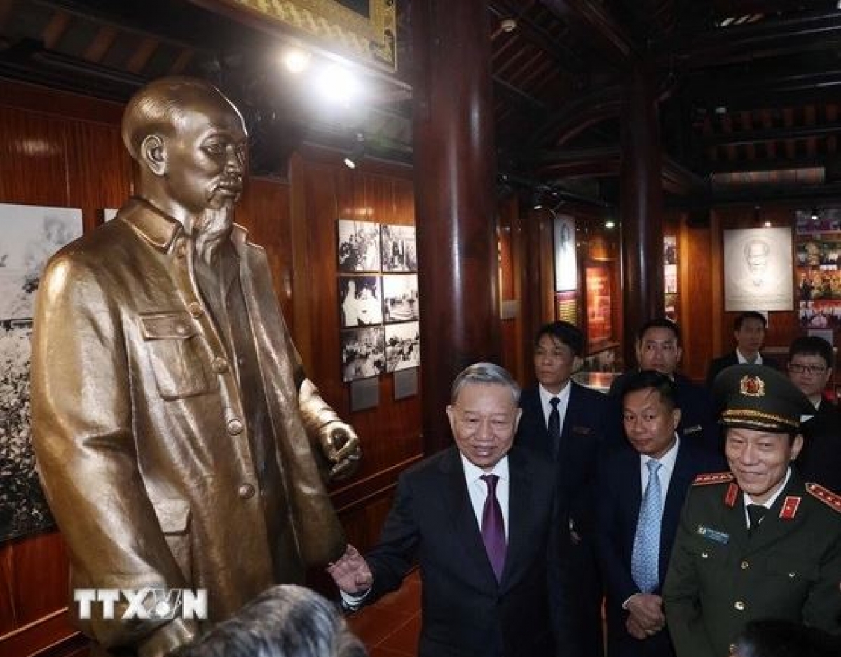 Tổng Ƀí thư ồng Tô Lâm còp hìu ràng tơlik tàm Tiah tềl lời wơl Dà lơgar is ồn Kim Liên