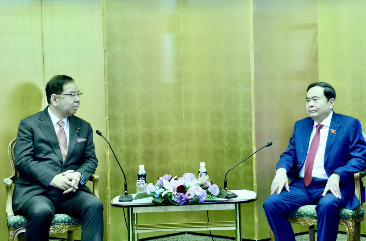 Pôa Trần Thanh Mẫn, Kăn xiâm hnê ngăn Kuô̆k hô̆i tơdah Khu kăn hnê ngăn Tíu xiâm Đảng Kŏng san Nhuk