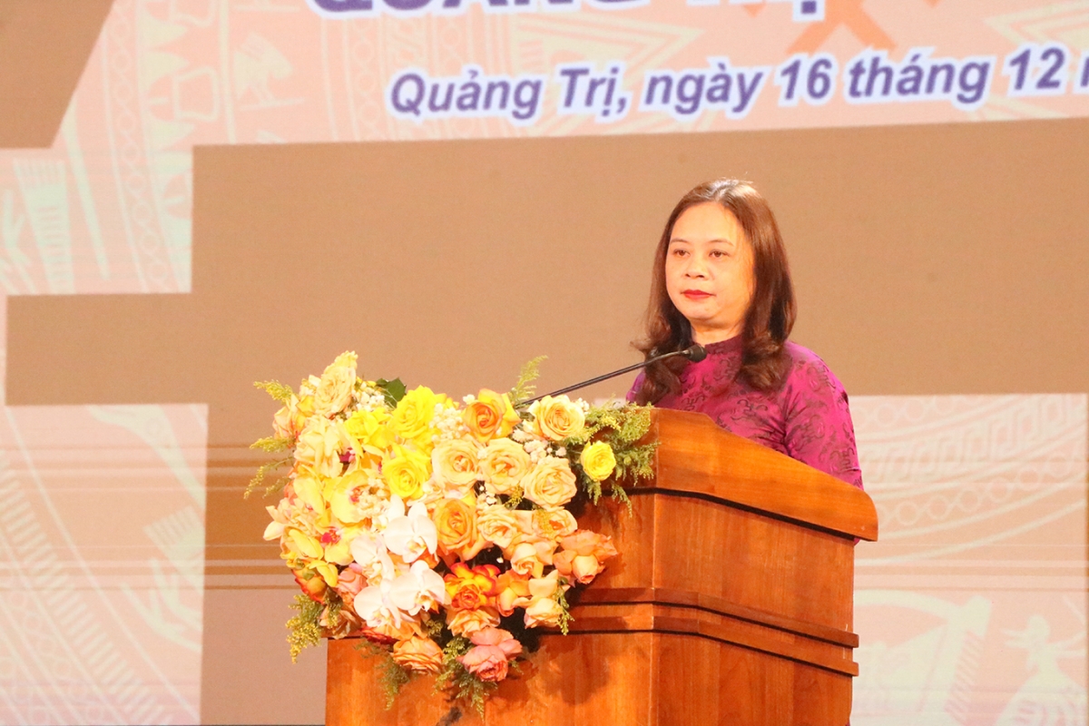 Bà Nguyễn Hải Nhung, Vụ trưởng Vụ văn hóa dân tộc,
Bộ Văn hóa, Thể thao và Du lịch phát biểu bế mạc.
Ảnh: Vinh Thông/VOV Miền Trung