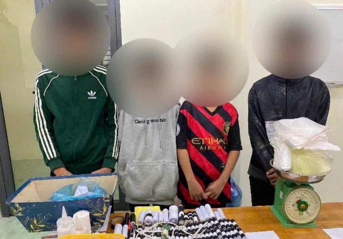 Các học sinh này đã tìm hiểu cách chế tạo pháo trên mạng internet, đặt mua hàng online các vật dụng liên quan để chế tạo pháo nổ sử dụng trong dịp Tết. 