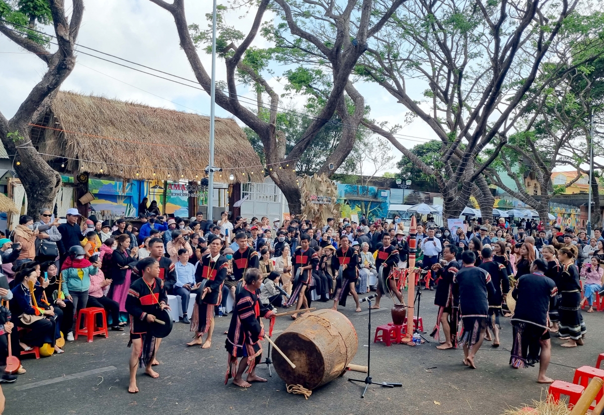 Tỉnh Đắk Lắk có nhiều sự quan tâm, nâng tầm các giá trị văn hóa, dân tộc trong quá trình phát triển