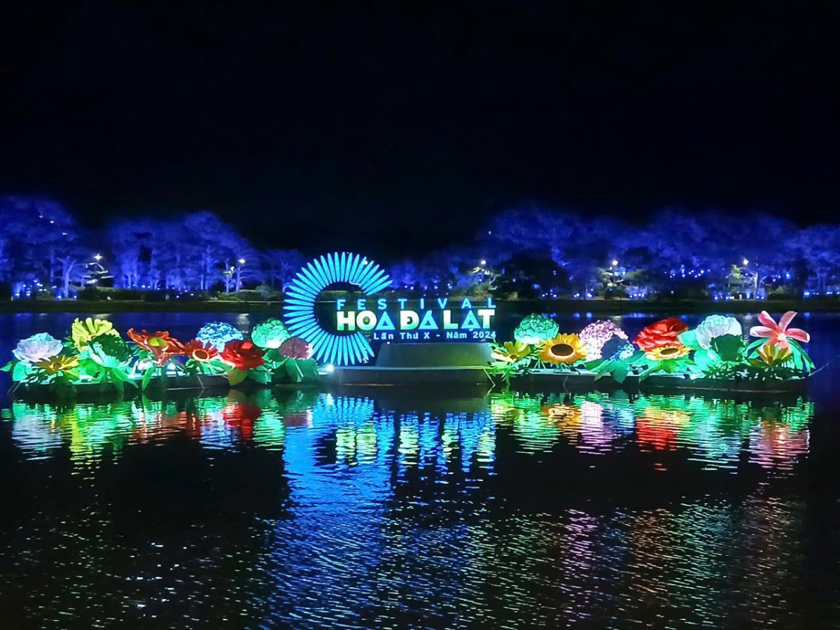 Jơnang đơs crih tamya Festival Bơkào Dà Làc