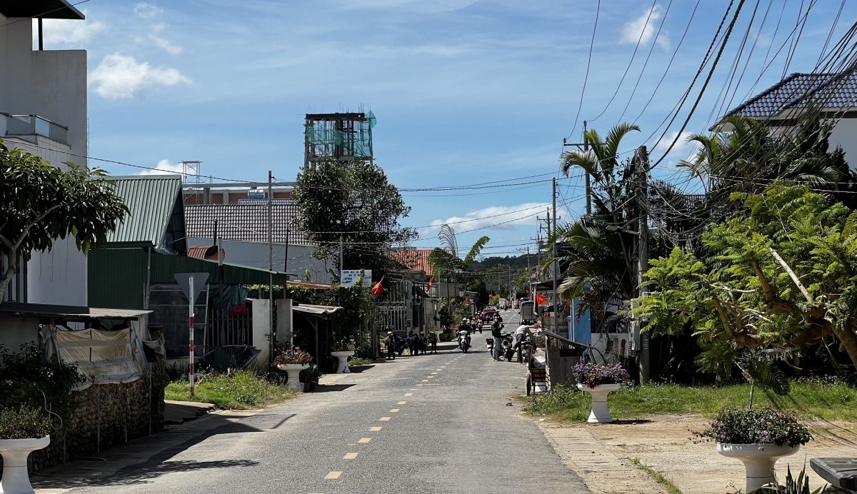 
Pơlei pơla tơring Lát, apŭng Lạc Dương, dêh char Lâm Đồng tơplih ‘nao.