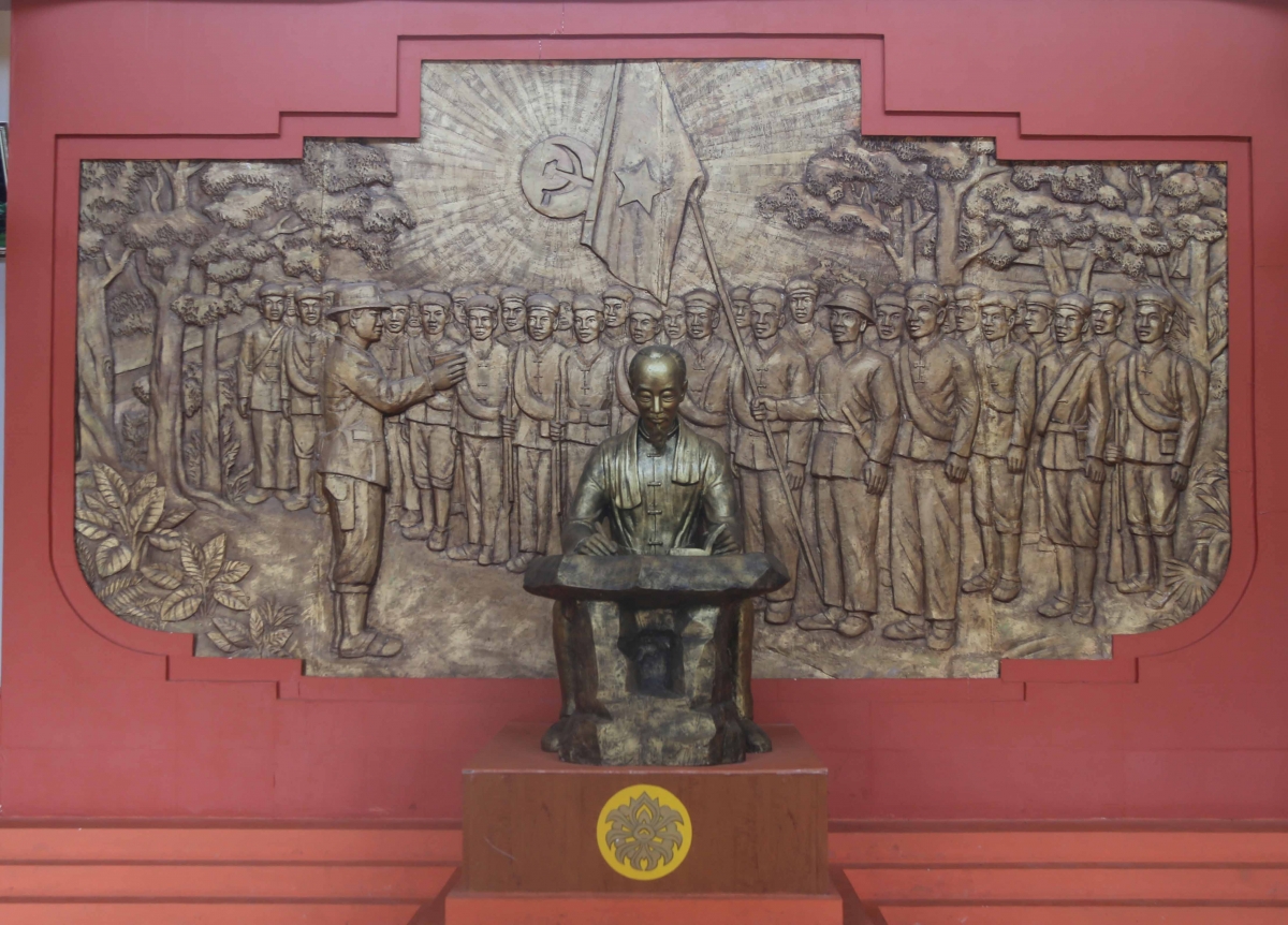 Um hdró krê dêi Leh mơjiâng Đội Việt Nam Tuyên truyền Giải phóng quân a tíu tơbâ Kong ilâng Trần Hưng Đạo