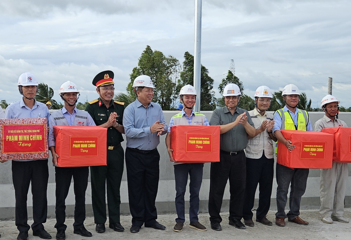 
Thủ tướng Phạm Minh Chính pơlung dôm khŭl jang tơ̆ hơnih pơm trong