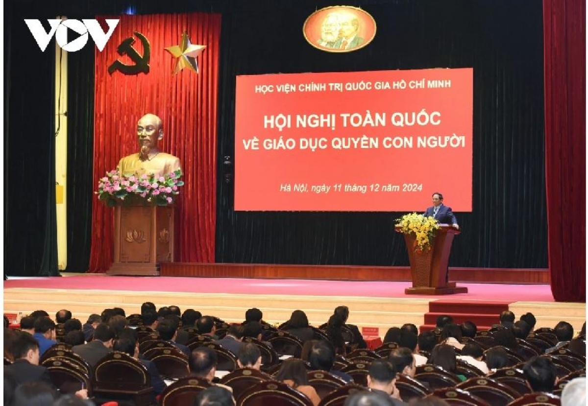 Khua dêh čar ơi Phạm Minh Chính đĭ pơhiăp amăng mông jơnum