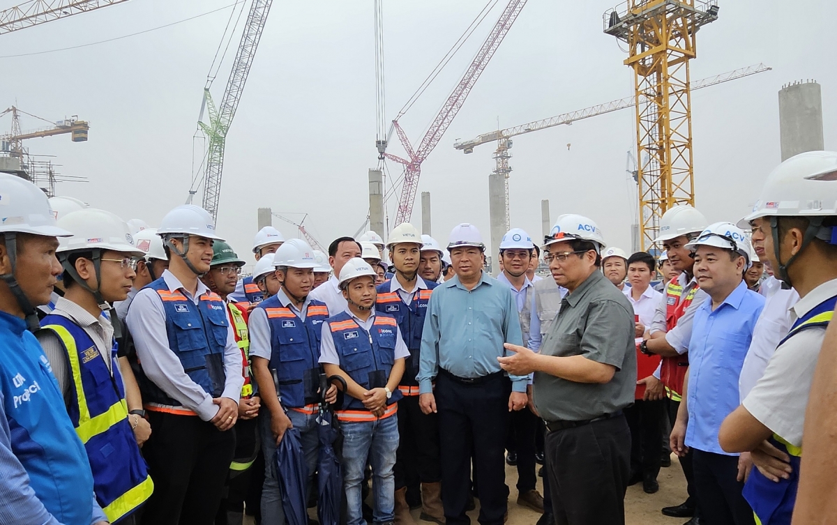 Pôa Phạm Minh Chính, Ngế pro xiâm hnê ngăn tơnêi têa lăm kơ-êng, mơhnhôk kŏng nhân a kŏng trương