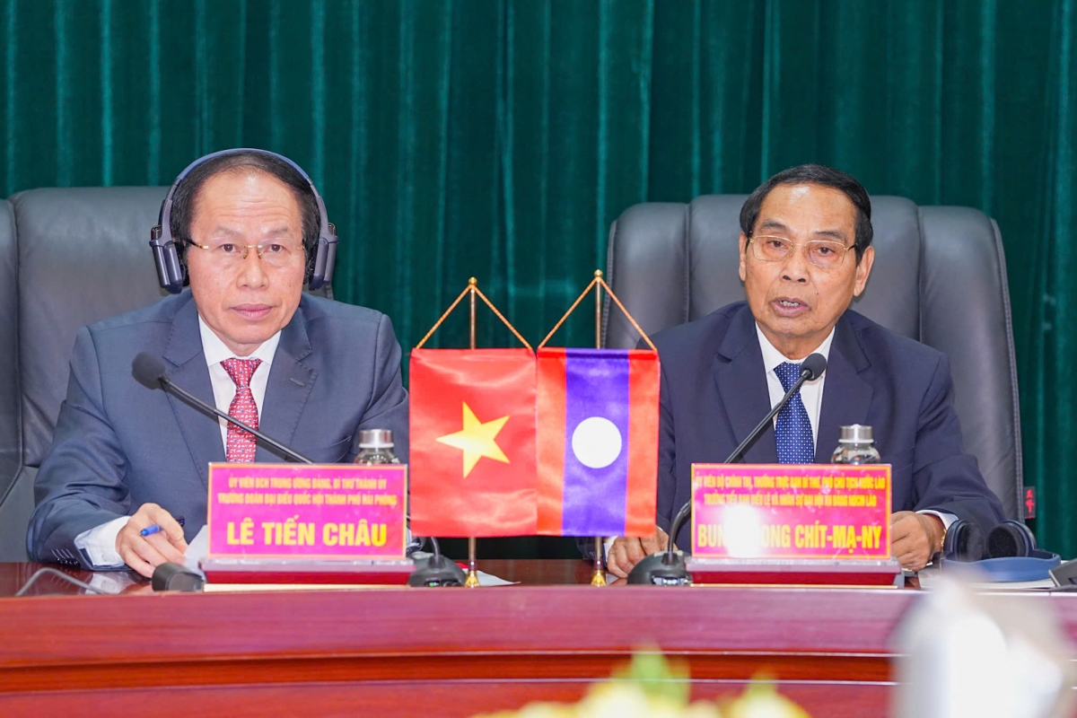 Pôa Lê Tiến Châu tơpui ƀă pôa Bounthong Chitmany a rôh tơdah