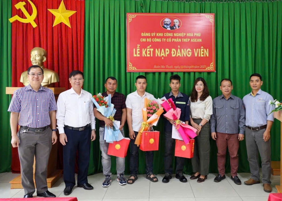 Jơh gùt càr Dăk Lăk tŭ do geh 537 nă đảng viên pơrjum tàm 11 mpồl đảng kâp hơđơm tàm ală mpồl lơh sa kă bro ờ gơ wèt dà lơgar dê ătbồ