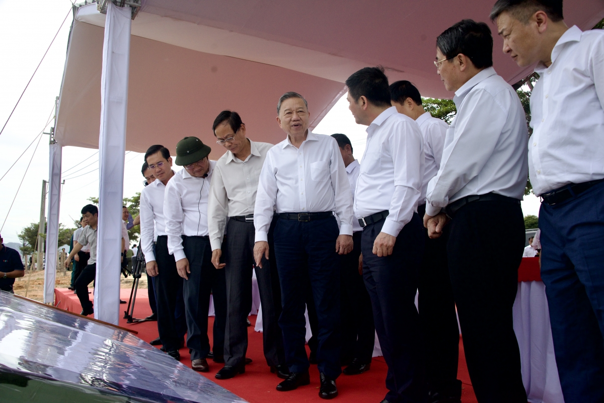 Năm hơlen lăng hơnih pơm Hnam kơmăy Ŭnh điên hạt nhân Ninh Thuận 1