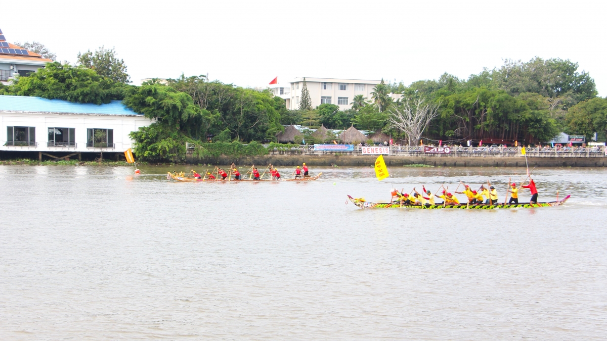 Đua ghe ngo không chỉ là môn thể thao hấp dẫn vùng ĐBSCL, mà còn là hoạt động văn hóa đặc sắc gắn liền với truyền thống của đồng bào Khmer.