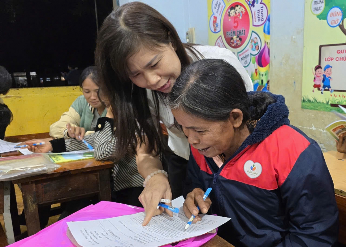 
Lơ bơngai kiơ̆ hŏk jĭ bơngai ‘lŏ, kră ngăl bơih