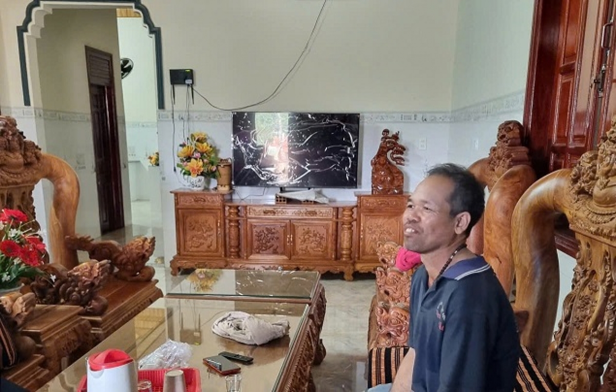 Ƀok Nô sa Têt lơ̆m hnam ‘nao man vă jê̆ 1 ti hlak jên gơnang đơ̆ng cheh phe đei plei lơ, kơjă tŏk măk