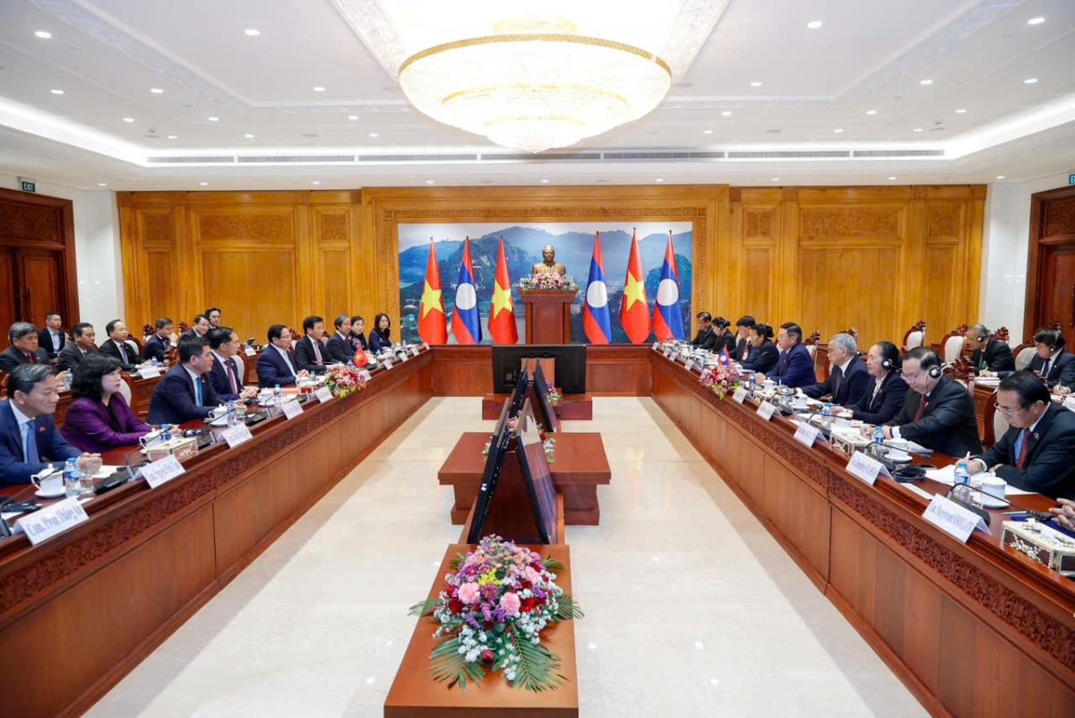 
Thủ tướng Phạm Minh Chính pơma nuh hăm Kơdră Quốc hội Lào Saysomphone Phomvihane